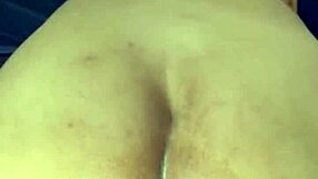 mi amigo me penetra el culo y chorrea semen en nalgas y vagina