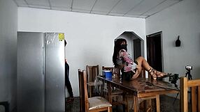 i get so excited spreading legs to show ass to house strangers