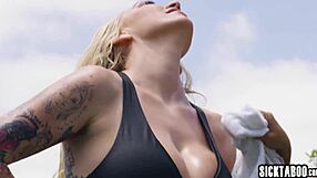 Lesbian MILF tetek besar Kendra Sunderland Kayley Gunner cium jilat selam dildo dalam