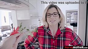 Pervy StepSon Devours Refined Mommy's Juicy Pussy And Rimjob During Holiday Feast