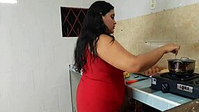 Curvy big ass Colombian ebony fucks inexperienced young guy in kitchen
