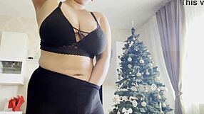 WOW, Sexy Big Tits Teen Masturbates In Lingerie And Pantyhose!