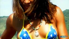 MILF Berambut Coklat Tetek Kecil Gila Anal Luar Rumah Klimaks Meletup