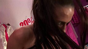 Cassie Courtland delivers facial cumshot wearing high heels