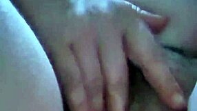 Isteri MILF seksi rakam onani solo orgasme untuk amatur