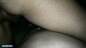 essa safada chupa pau sem camisinha e senta bem fundo