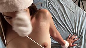 who wouldn't worship this blonde brazilian big ass shaking for you?