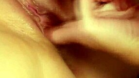 pretty lingerie lesbos lick and finger each other 😘💦