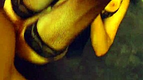 what makes this amateur homemade clip so strangely addictive?