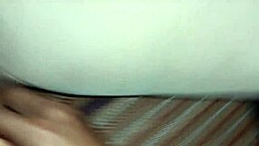 Gadis Sekolah Botak 18+ Hilang Keperawanan Pada Batang Aku Dan Dildo Besar Dobel Isi