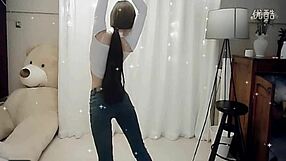 Sexy Chinese Girl Dances Provocatively On Live Cam