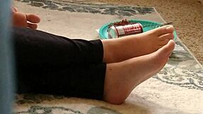 i love spotting those cute hidden feet everywhere