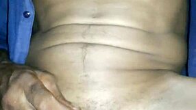 kochi milks that lovely black cock till it cums hard 💦🍆