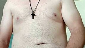 I'm shooting a huge load of sperm solo