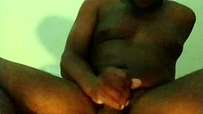 Masturbating assfucking solo like a pro!