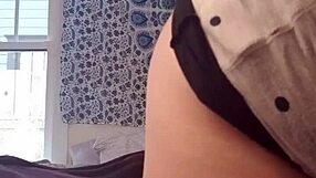 Lesbian BBWs squirt wildly from massive dildo pounding!