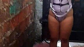 Mi Putisobrina Se Masturba Caliente En El Piso Del Baño