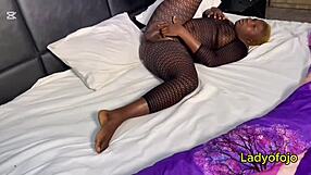 Wanna see hot mum take neighbor cocks in her huge ass?