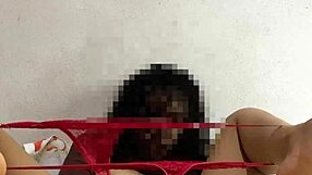 leaked sexy video of mexican promoter alexia fingering her big tits?