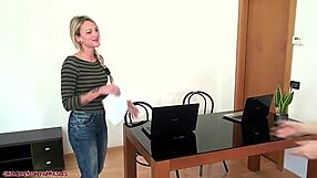 i love this rival blonde and brunette catfight trailer