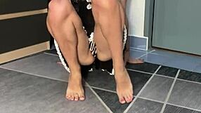 Young Beauty Fingers Juicy Pussy Solo