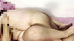 oye, quieres ver como le meto la verga a esta milf en su vagina caliente?