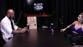 Loira Julia Fontanelli flashes tits after anal stress rant in fetish game!