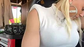 Wanna see me cum live in this steamy web chat?