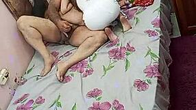 how does this young hottie handle that old pepeka eater?