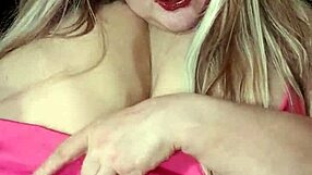 Susi's huge boobs bounce sucking fucking BBC toy