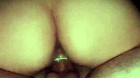 hey babe le encanta chuparme en el auto then pulls off the condom to ride my hard verga