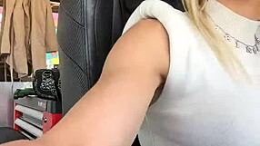 Wanna see me cum live in this steamy web chat?