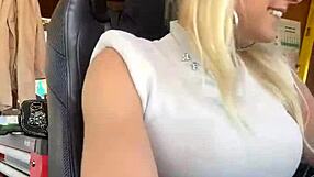 Wanna see me cum live in this steamy web chat?