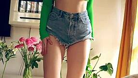 Beautiful TikTok Girl Delivers Sloppy Blowjob and Handjob