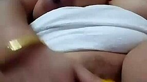 May Bay Nhu Y Lon To Fingers Her Wet Pussy Hard