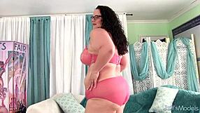 Jessica Lust toys fat pussy big tits solo