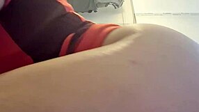 gostosa shakes ass hard in panties rebolando