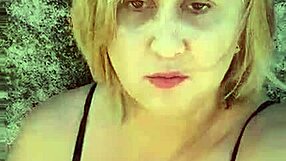 😍 Mature blonde milf flashes huge natural tits big nipples and pussy lips on beach 👙🌊