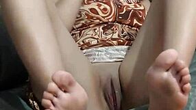 sweetkittyfeets strokes pussy while showing cute feet you'll love masturbating to today