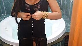 Cadeira Erótica Hidromassagem with Plug Anal - Pamela Pantera Cums Hard