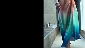 Sensual Brazilian mature in miniskirt and nylons dances outdoor voyeur style!