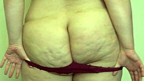 i shake my fat chubby ass in panties with toy