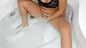 Cadeira Erótica Hidromassagem with Plug Anal - Pamela Pantera Cums Hard