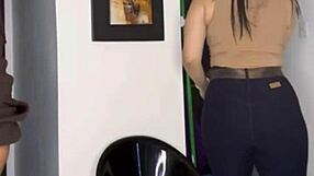 la madura colombiana sola invita al amigo joven de su hijo para follar toda la casa