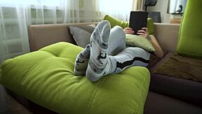 yo hot amateur girl teases wrinkled socks feet toes in homemade fetish vid