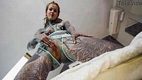 fuck this tattooed girl's wrecked ass