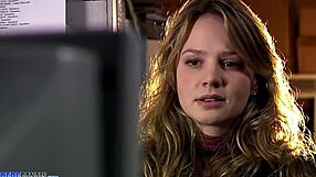 Doctor teams up with Mia Khalifa to treat patient in hospital