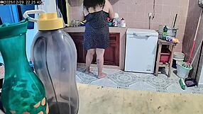 gorda esposa, you're sexy in the kitchen!