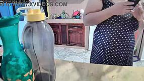 gorda esposa, you're sexy in the kitchen!