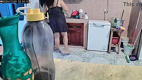 gorda esposa, you're sexy in the kitchen!